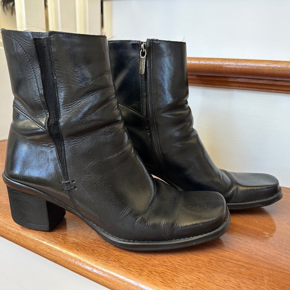 BCBG Black leather Booties Size 6